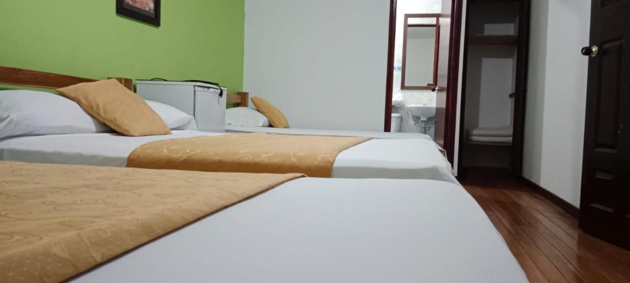 Hotel Canaveral Plaza 马尼萨莱斯 外观 照片